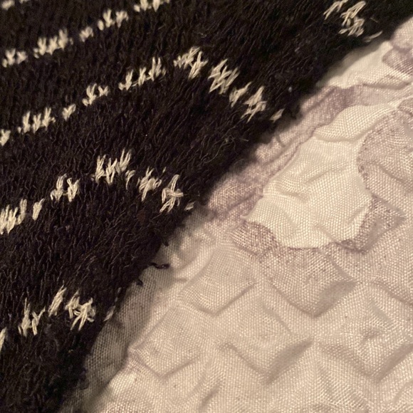 3 for 20$ 💜 ELON Sweater - Picture 8 of 8